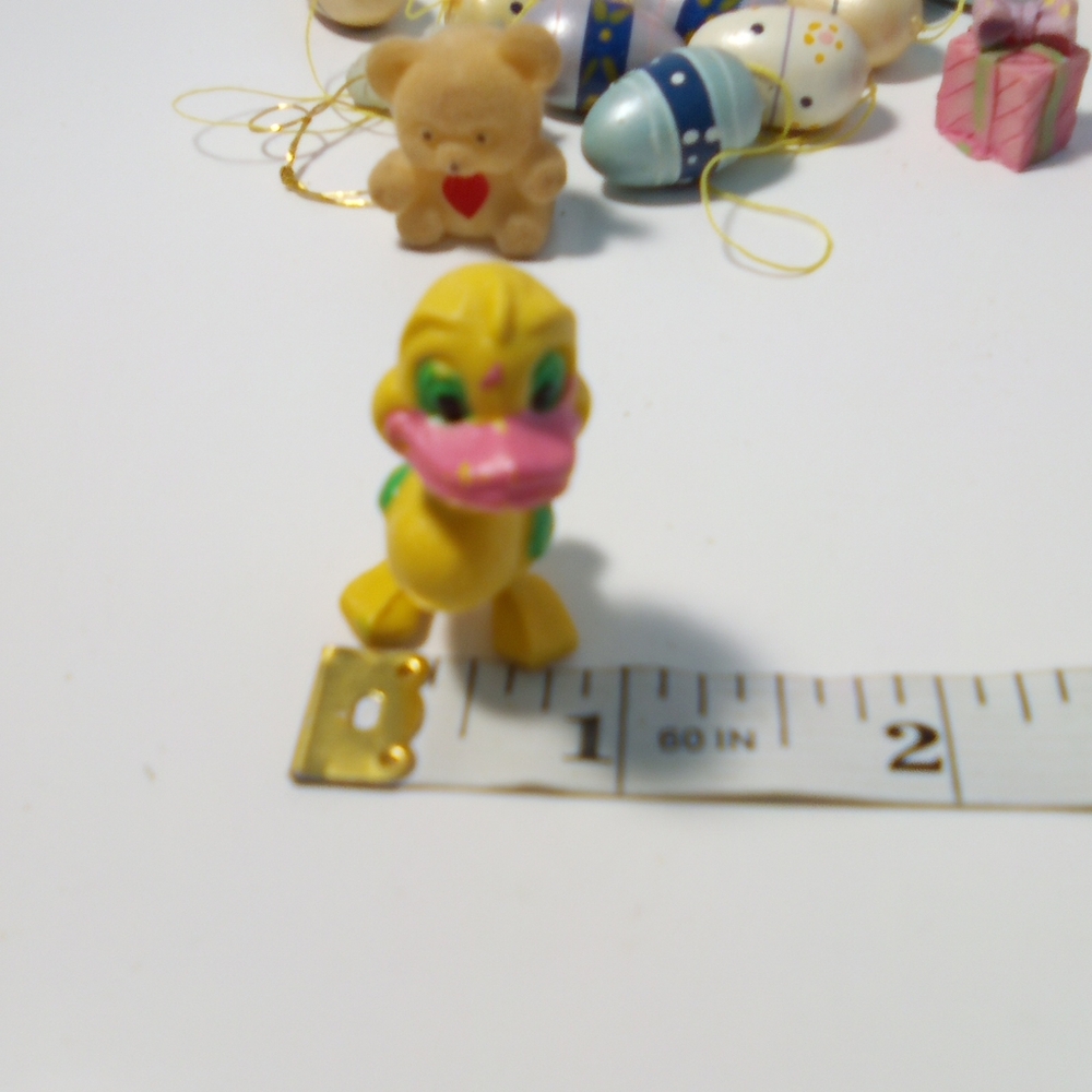 Vintage Pink Egg-Shaped Shelf with Easter Decorations - Picture 9 of 14